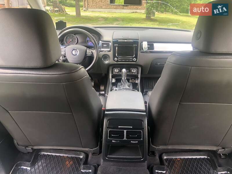 Внедорожник / Кроссовер Volkswagen Touareg 2013 в Коломые
