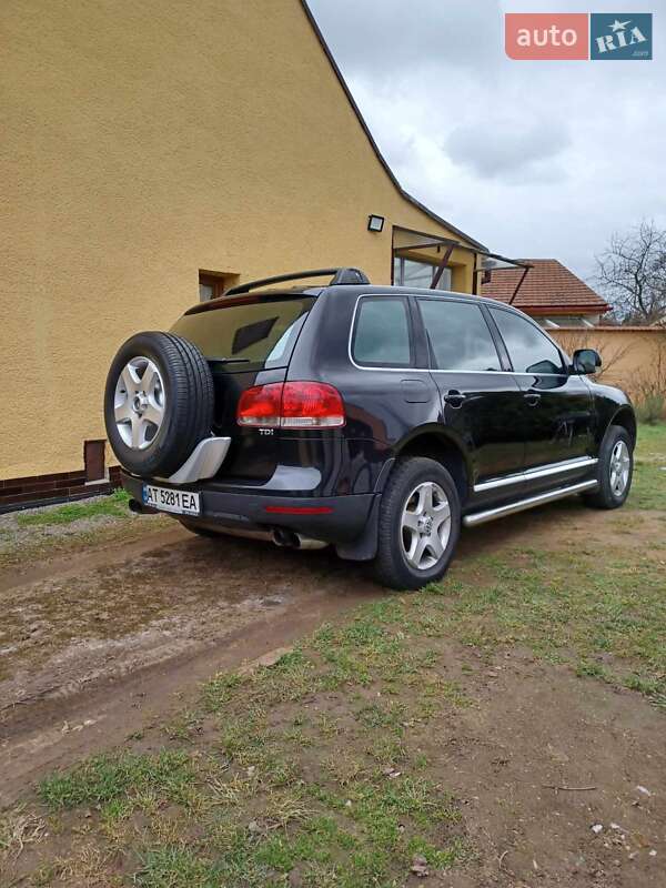 Внедорожник / Кроссовер Volkswagen Touareg 2005 в Ужгороде