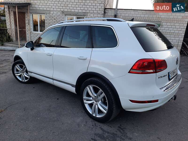 Внедорожник / Кроссовер Volkswagen Touareg 2012 в Умани