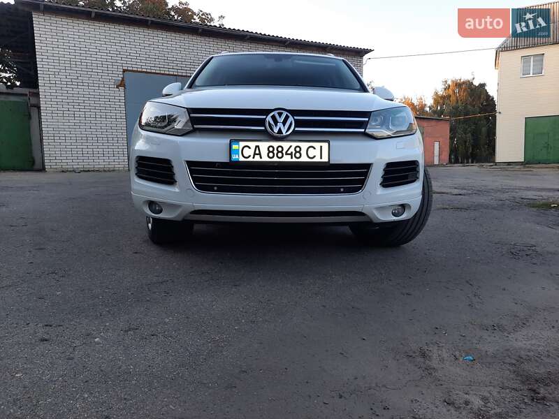 Внедорожник / Кроссовер Volkswagen Touareg 2012 в Умани