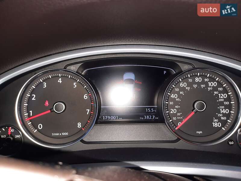 Внедорожник / Кроссовер Volkswagen Touareg 2012 в Умани