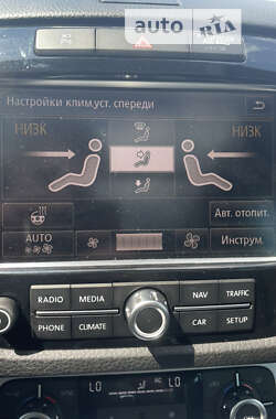 Внедорожник / Кроссовер Volkswagen Touareg 2012 в Нововолынске