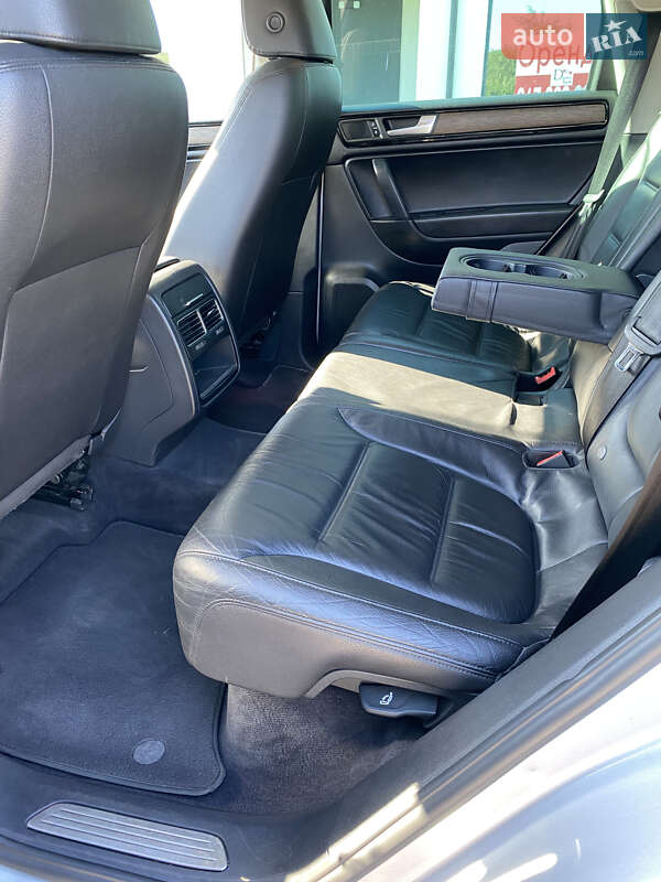 Внедорожник / Кроссовер Volkswagen Touareg 2010 в Тлумаче