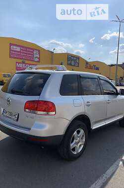 Внедорожник / Кроссовер Volkswagen Touareg 2006 в Житомире