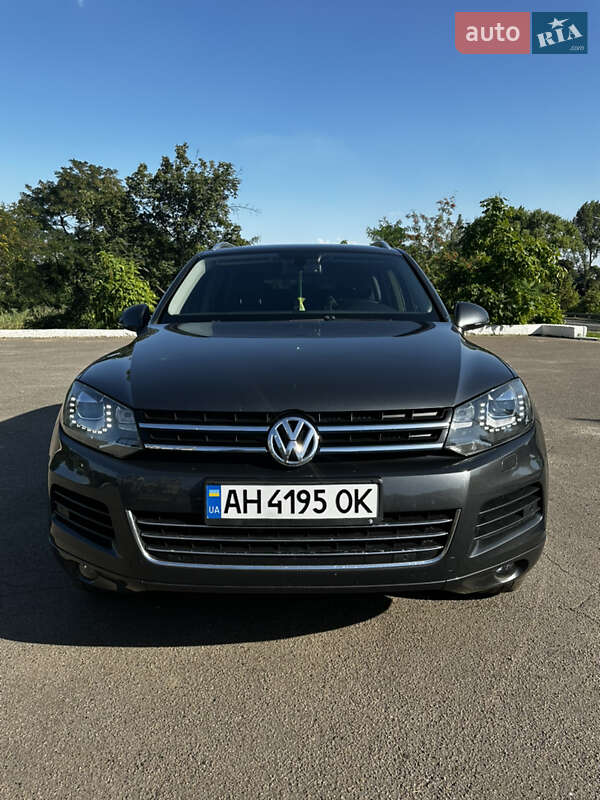 Внедорожник / Кроссовер Volkswagen Touareg 2014 в Константиновке