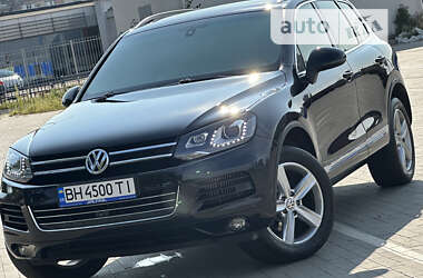 Внедорожник / Кроссовер Volkswagen Touareg 2014 в Одессе