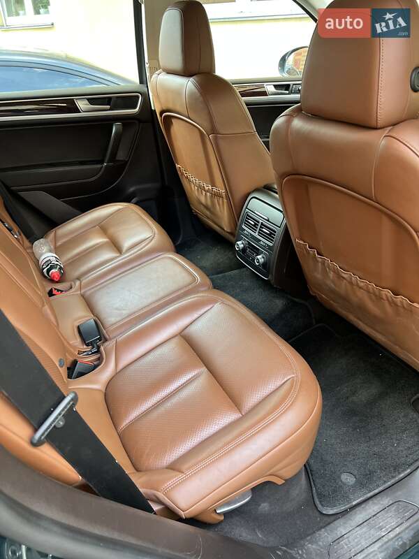 Внедорожник / Кроссовер Volkswagen Touareg 2017 в Киеве