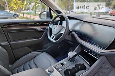 Внедорожник / Кроссовер Volkswagen Touareg 2018 в 