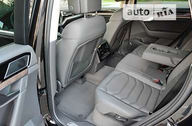 Внедорожник / Кроссовер Volkswagen Touareg 2018 в 