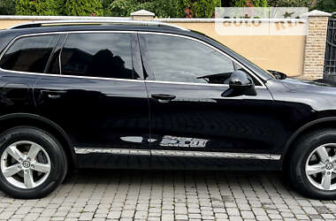 Внедорожник / Кроссовер Volkswagen Touareg 2013 в 