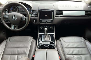 Внедорожник / Кроссовер Volkswagen Touareg 2013 в 
