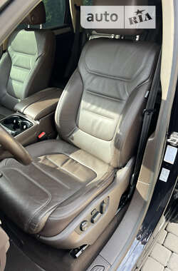 Внедорожник / Кроссовер Volkswagen Touareg 2013 в 