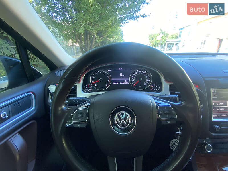Внедорожник / Кроссовер Volkswagen Touareg 2011 в Ужгороде фото 36 Внедорожник / Кроссовер Volkswagen Touareg 2011 в Ужгороде