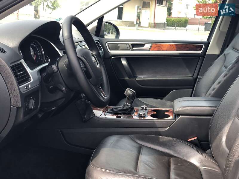 Внедорожник / Кроссовер Volkswagen Touareg 2011 в Броварах