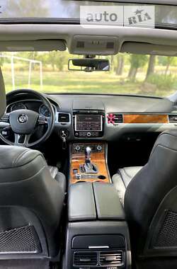 Внедорожник / Кроссовер Volkswagen Touareg 2013 в Могилев-Подольске