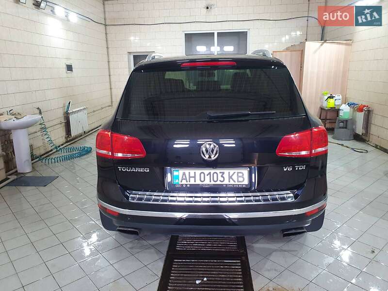 Внедорожник / Кроссовер Volkswagen Touareg 2014 в Краматорске