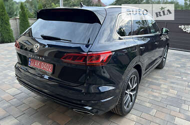 Внедорожник / Кроссовер Volkswagen Touareg 2018 в 