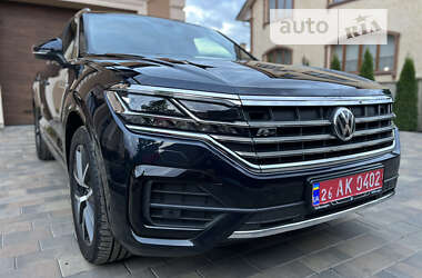 Внедорожник / Кроссовер Volkswagen Touareg 2018 в 
