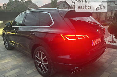 Внедорожник / Кроссовер Volkswagen Touareg 2018 в 