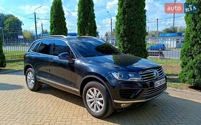 Позашляховик / Кросовер Volkswagen Touareg 2014 в Луцьку