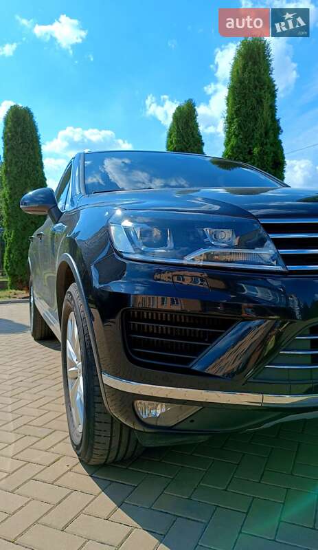 Позашляховик / Кросовер Volkswagen Touareg 2014 в Луцьку
