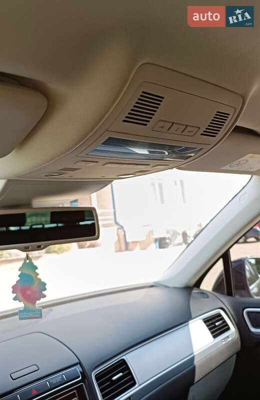 Позашляховик / Кросовер Volkswagen Touareg 2014 в Луцьку