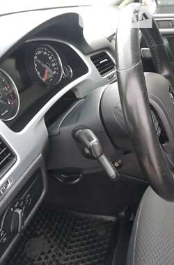 Внедорожник / Кроссовер Volkswagen Touareg 2013 в 