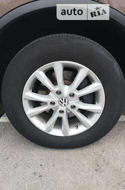 Внедорожник / Кроссовер Volkswagen Touareg 2013 в 