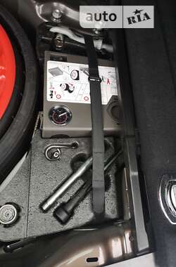 Внедорожник / Кроссовер Volkswagen Touareg 2013 в 
