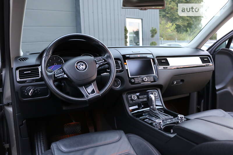 Позашляховик / Кросовер Volkswagen Touareg 2012 в Трускавці