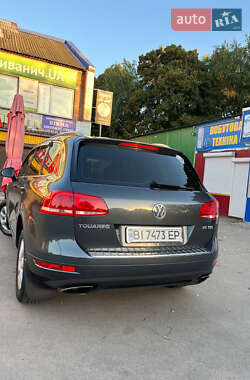 Внедорожник / Кроссовер Volkswagen Touareg 2012 в Полтаве