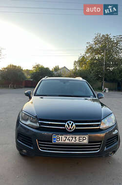 Внедорожник / Кроссовер Volkswagen Touareg 2012 в Полтаве