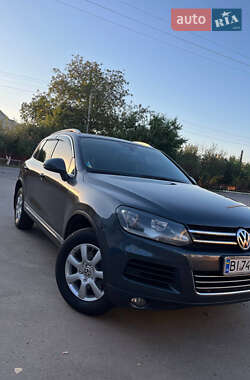 Внедорожник / Кроссовер Volkswagen Touareg 2012 в Карловке