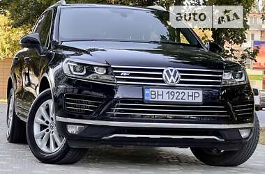 Позашляховик / Кросовер Volkswagen Touareg 2017 в Одесі