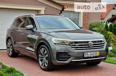 Внедорожник / Кроссовер Volkswagen Touareg 2020 в Черновцах