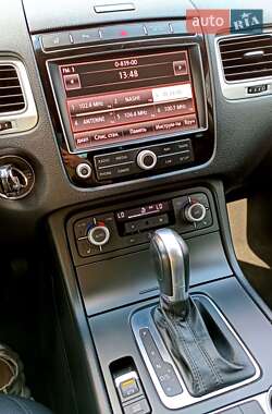 Внедорожник / Кроссовер Volkswagen Touareg 2014 в 