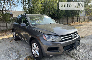 Позашляховик / Кросовер Volkswagen Touareg 2011 в 