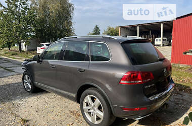 Позашляховик / Кросовер Volkswagen Touareg 2011 в 