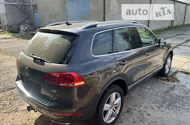 Позашляховик / Кросовер Volkswagen Touareg 2011 в 