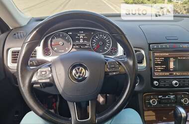 Позашляховик / Кросовер Volkswagen Touareg 2014 в Києві