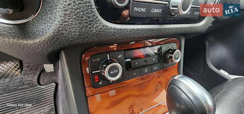 Позашляховик / Кросовер Volkswagen Touareg 2010 в Снятині
