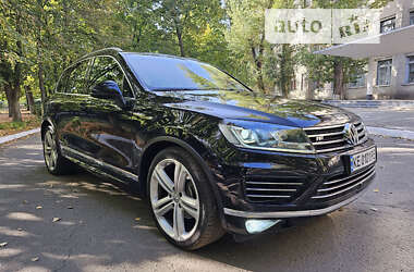 Внедорожник / Кроссовер Volkswagen Touareg 2015 в Днепре