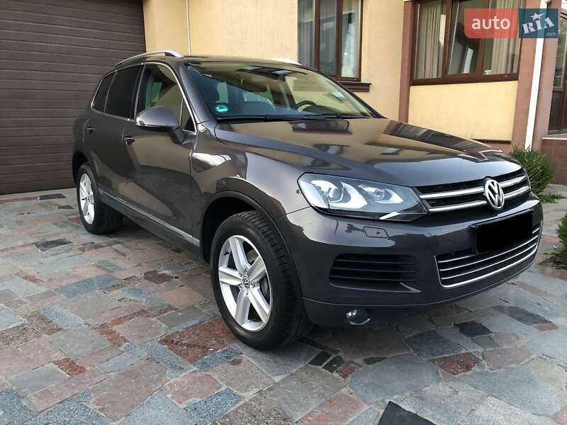 Внедорожник / Кроссовер Volkswagen Touareg 2012 в Броварах