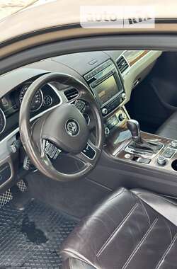 Внедорожник / Кроссовер Volkswagen Touareg 2015 в Летичеве