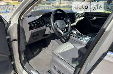 Внедорожник / Кроссовер Volkswagen Touareg 2021 в 
