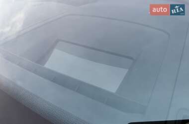 Внедорожник / Кроссовер Volkswagen Touareg 2018 в 