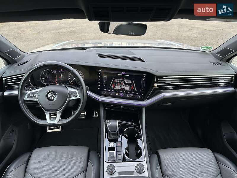 Внедорожник / Кроссовер Volkswagen Touareg 2018 в Полтаве