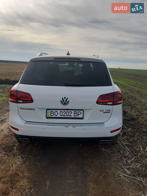 Позашляховик / Кросовер Volkswagen Touareg 2014 в Тернополі