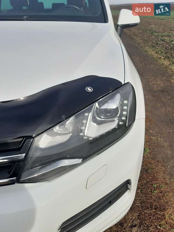 Позашляховик / Кросовер Volkswagen Touareg 2014 в Тернополі