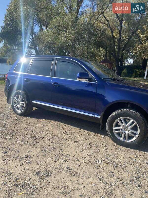 Позашляховик / Кросовер Volkswagen Touareg 2004 в Могилів-Подільському